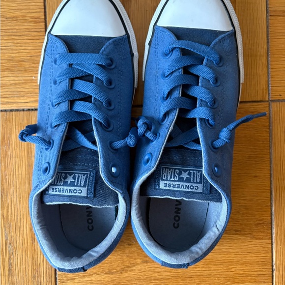 NWOT Unworn Blue Converse Sneakers - Picture 2 of 5